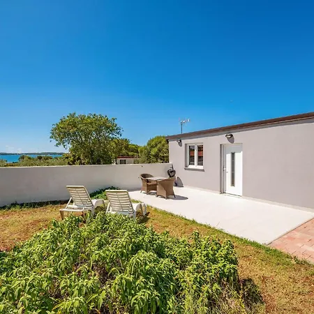 Gorgeous In With Wifi Holiday home Peroj