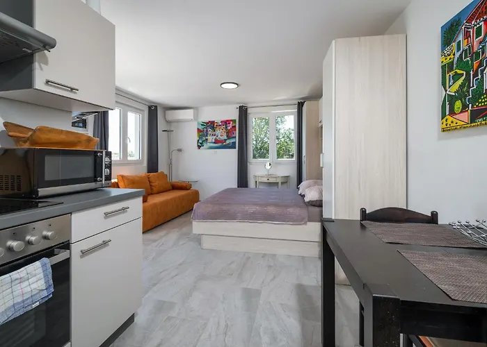 Gorgeous In With Wifi *